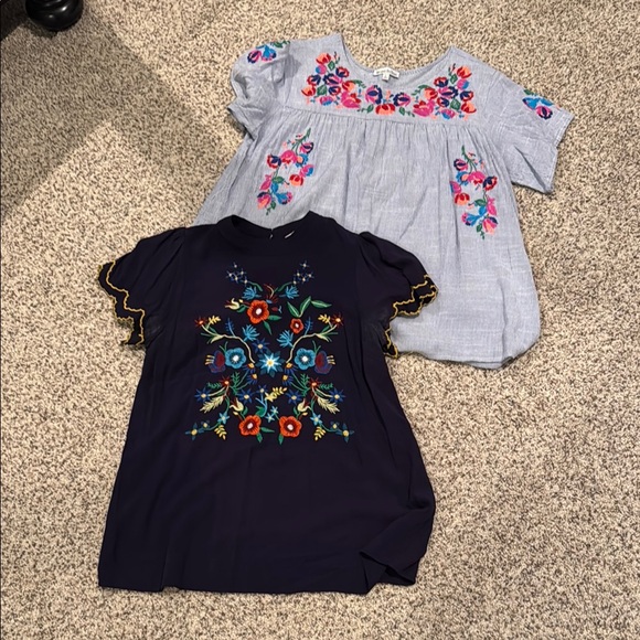 DAVI & DANI Tops - L Floral Embroidered Tops - Blue